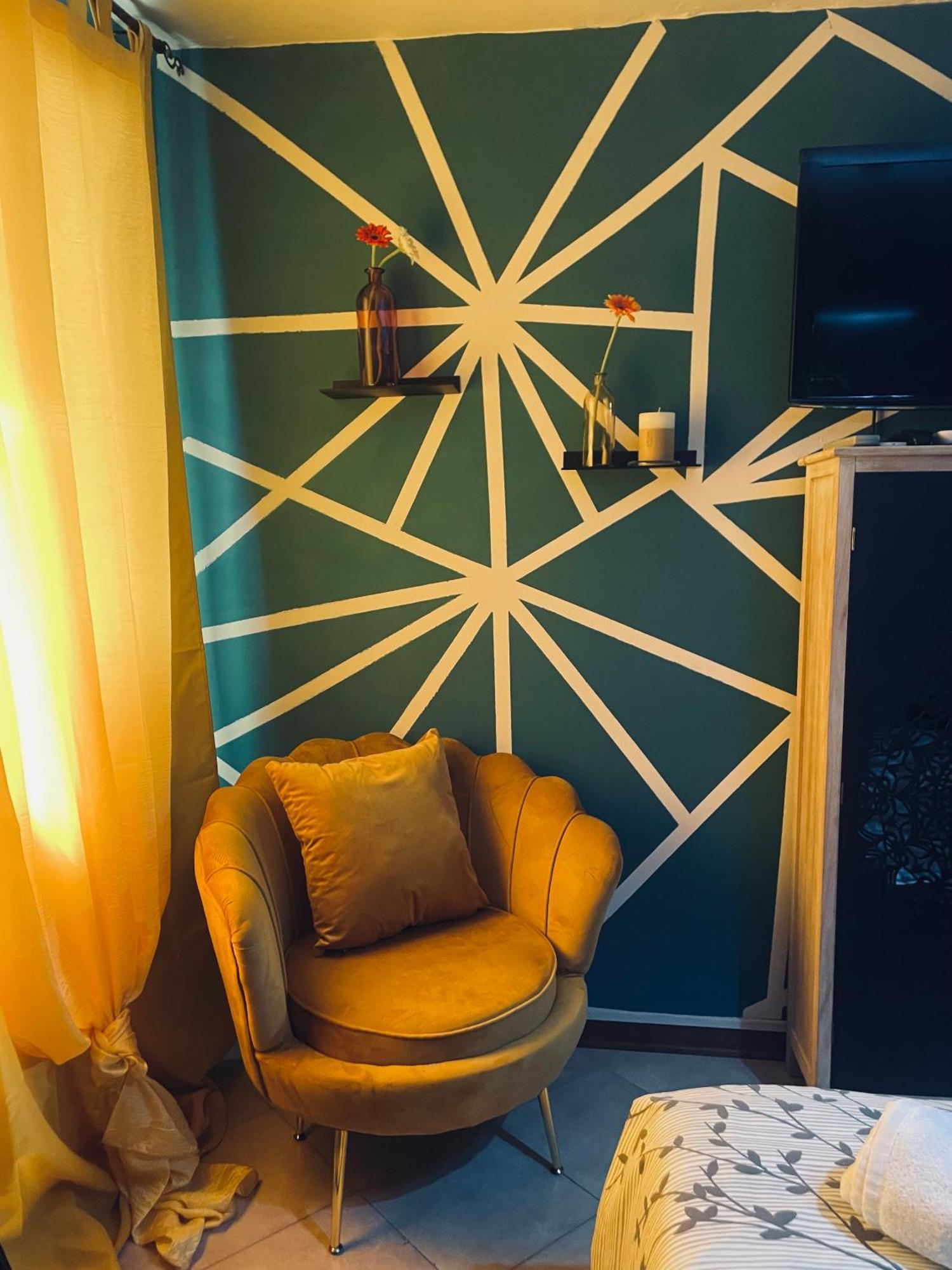 Family House Di Genny E Nicola Small Suite Кьоджа Экстерьер фото