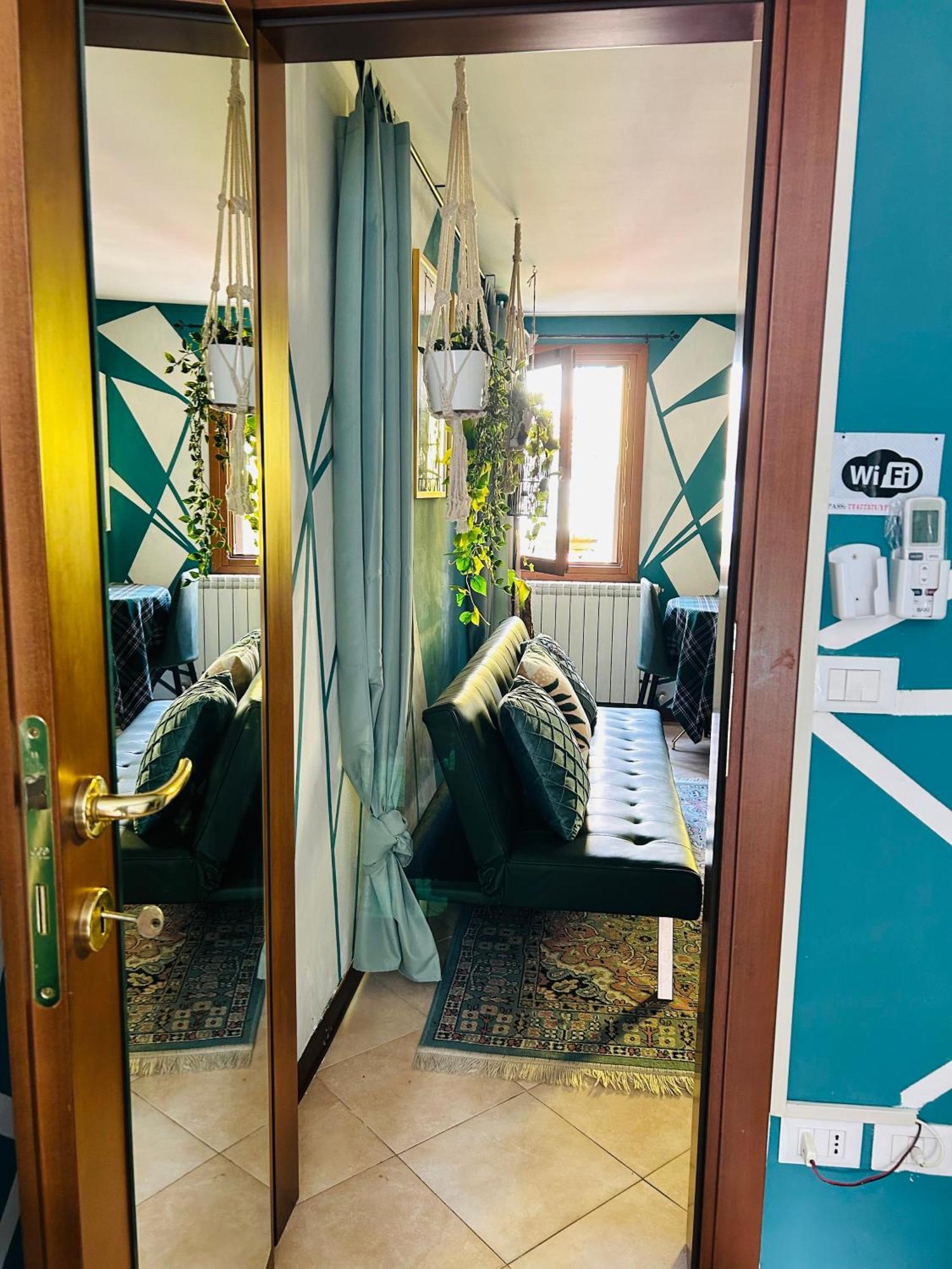 Family House Di Genny E Nicola Small Suite Кьоджа Экстерьер фото